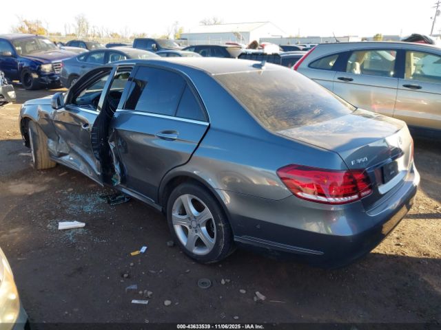 2016 MERCEDES-BENZ E 350 WDDHF5KB2GB237414 Photo 2