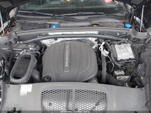 2021 PORSCHE MACAN WP1AA2A53MLB11815 Photo 9