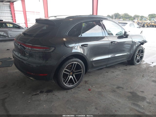 2021 PORSCHE MACAN WP1AA2A53MLB11815 Photo 3