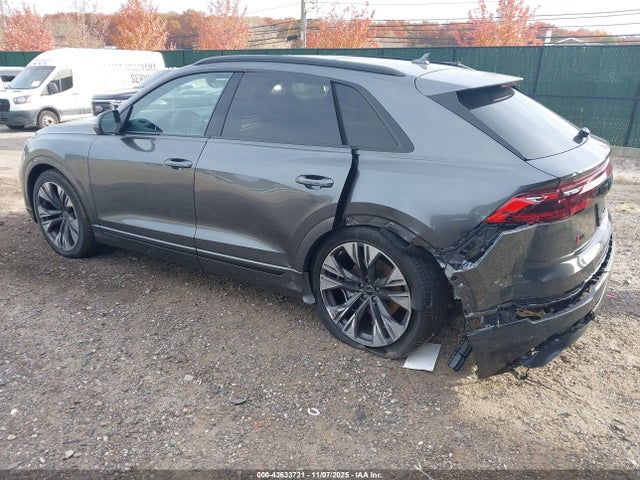 2025 AUDI Q8 WA1EVBF17SD005964 Photo 2