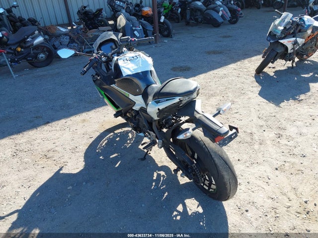 2022 KAWASAKI EX650 ML5EXEN17NDA50052 Photo 2