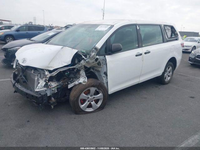 2017 TOYOTA SIENNA 5TDZZ3DC6HS773454 Photo 1