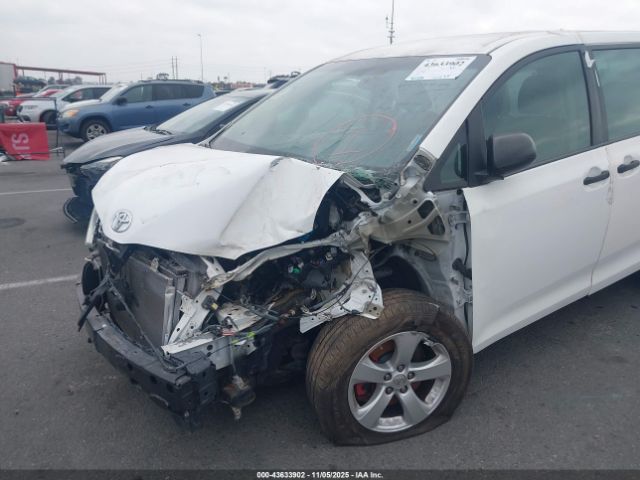 2017 TOYOTA SIENNA 5TDZZ3DC6HS773454 Photo 5