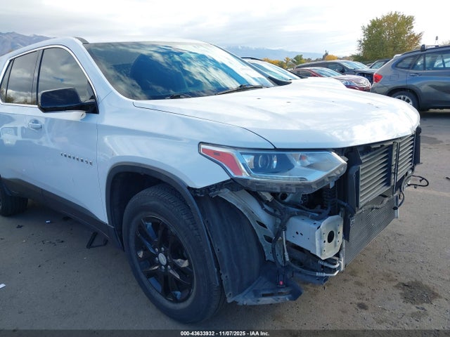Chevrolet Traverse Ls 2018 1GNERFKW9JJ255121 Image 6