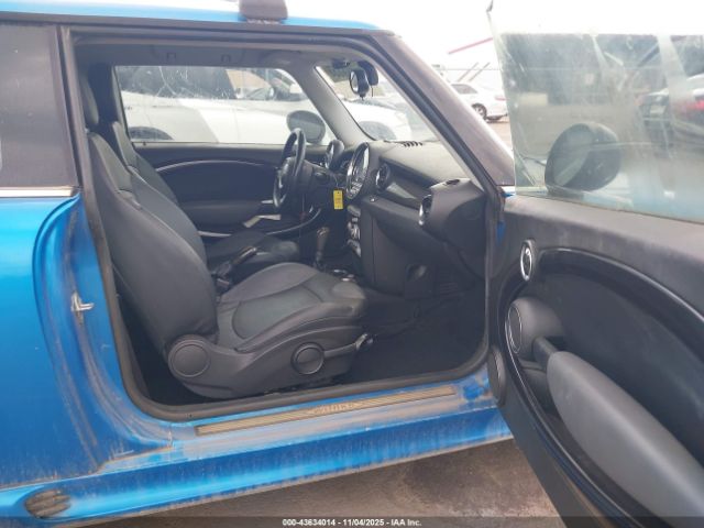 2008 MINI COOPER S WMWMF73518TT86953 Photo 4