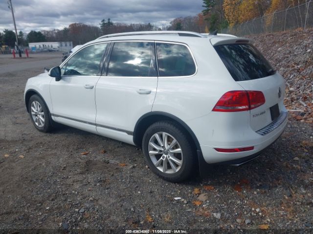 2013 VOLKSWAGEN TOUAREG WVGEF9BP0DD001419 Photo 2