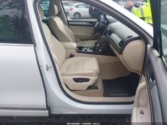 2013 VOLKSWAGEN TOUAREG WVGEF9BP0DD001419 Photo 4
