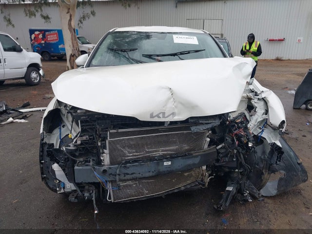 KNDPU3AF2P7076585 KIA Sportage Lx