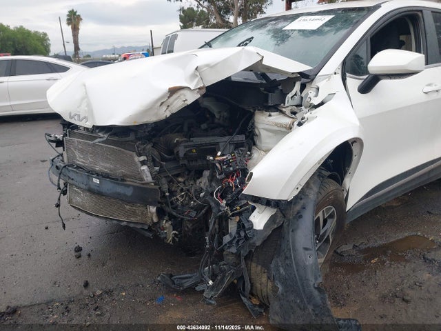 KNDPU3AF2P7076585 KIA Sportage Lx