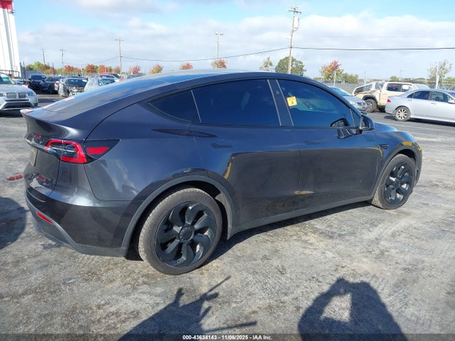 2024 TESLA MODEL Y 7SAYGAEE2RF080945 Photo 3