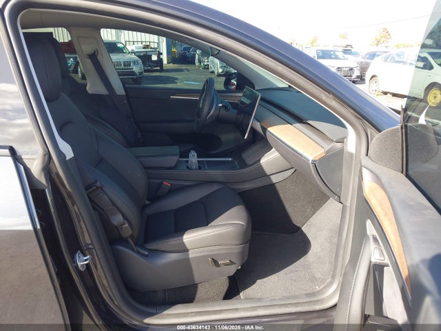 2024 TESLA MODEL Y 7SAYGAEE2RF080945 Photo 4