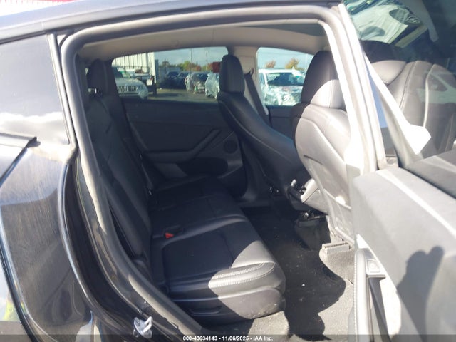 2024 TESLA MODEL Y 7SAYGAEE2RF080945 Photo 7