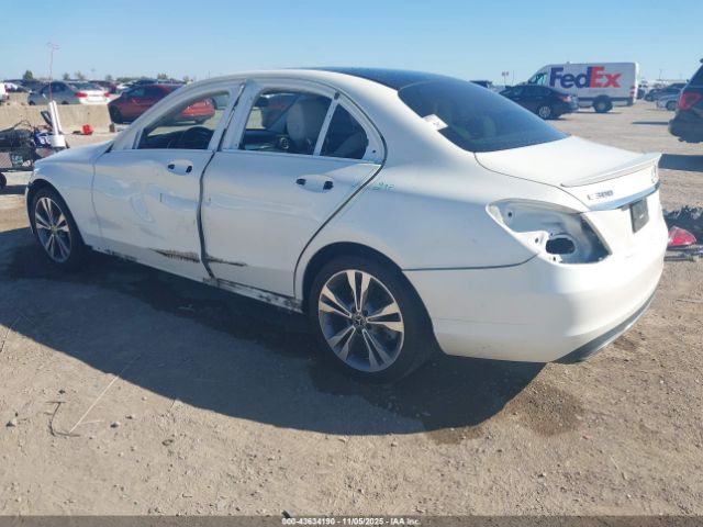 2018 MERCEDES-BENZ C 300 55SWF4KB7JU245698 Photo 2