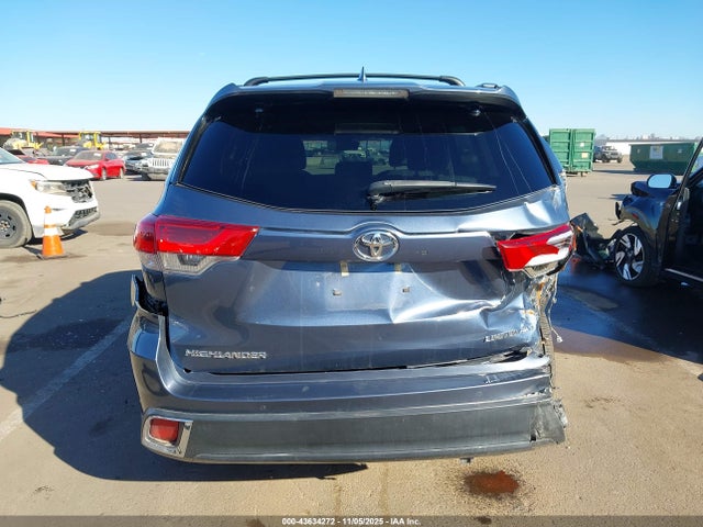 Toyota Highlander Limited 2017 5TDDZRFH5HS427384 Image 17