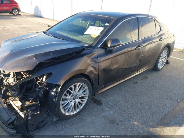 Продажа на аукционе авто 2018 Toyota Camry Xle, vin: 4T1B11HK1JU011824, номер лота: 43634334