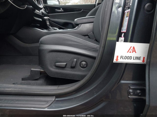 Продаж на аукціоні авто 2019 Kia Sorento 3.3l S, vin: 5XYPGDA56KG605083, номер лоту: 43634338