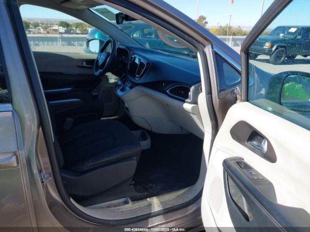 2017 CHRYSLER PACIFICA 2C4RC1DG7HR623290 Photo 4