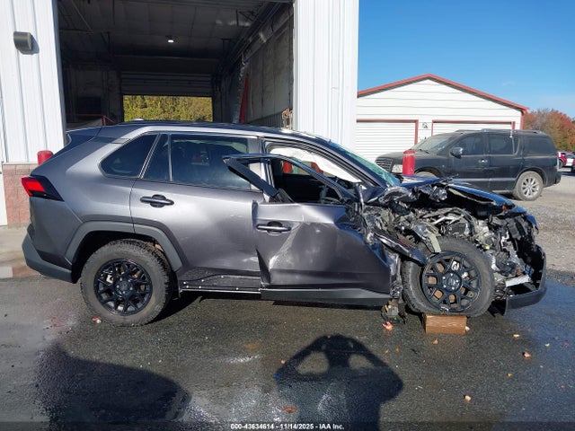 Продаж на аукціоні авто 2022 Toyota Rav4 Xle, vin: 2T3W1RFV2NC187373, номер лоту: 43634614