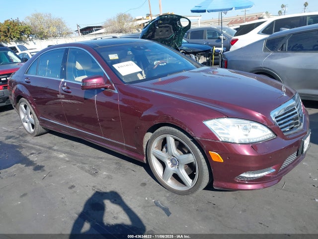 2011 MERCEDES-BENZ S 550 WDDNG7BB4BA390743