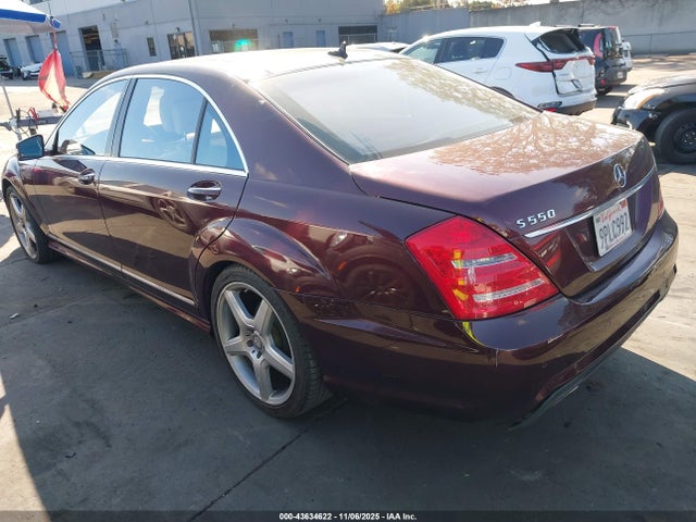 2011 MERCEDES-BENZ S 550 WDDNG7BB4BA390743 Photo 2