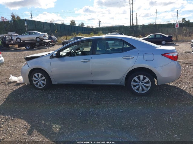 Продажа на аукционе авто 2015 Toyota Corolla Le, vin: 2T1BURHE8FC303768, номер лота: 43634679