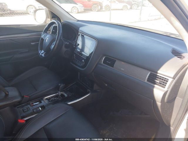 2019 MITSUBISHI OUTLANDER JA4AD3A37KZ028454 Photo 4