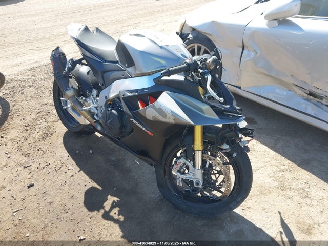 2021 APRILIA RSV4 ZD4KYUA07MS000311