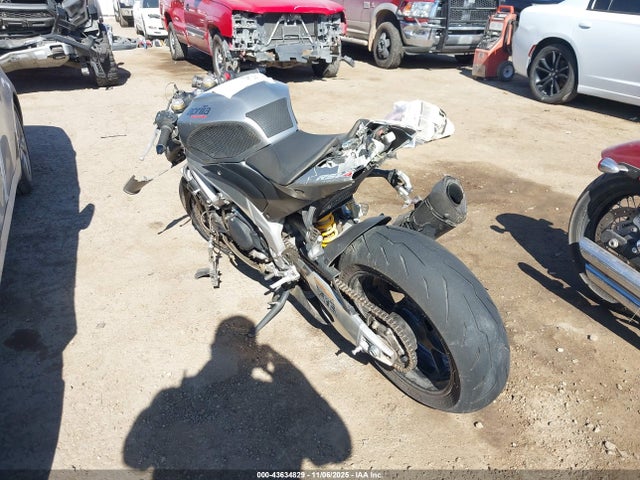 2021 APRILIA RSV4 ZD4KYUA07MS000311 Photo 2