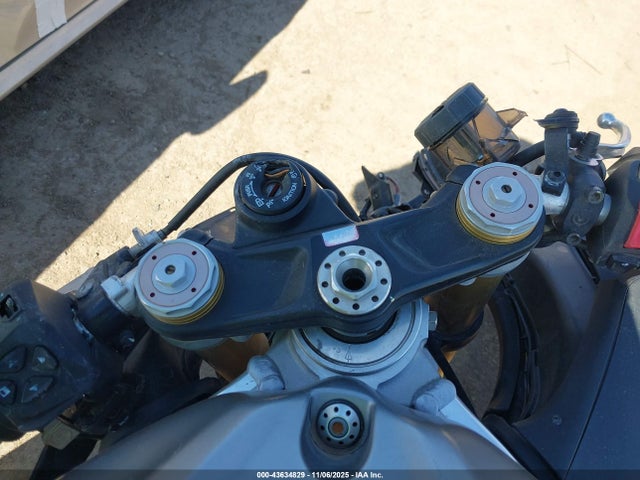 2021 APRILIA RSV4 ZD4KYUA07MS000311 Photo 6