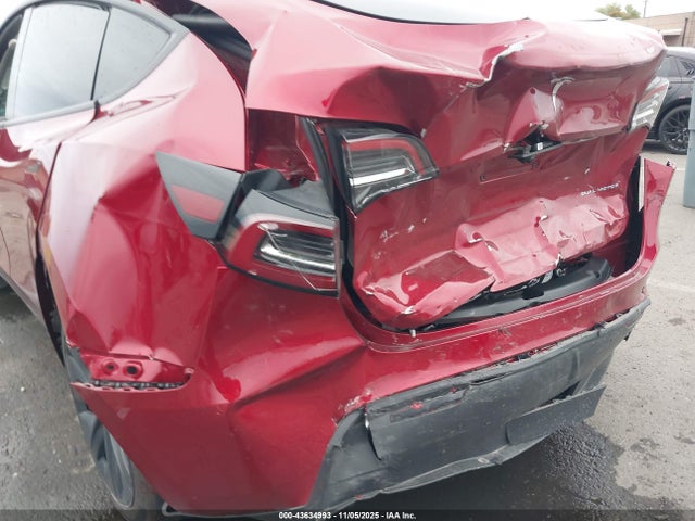 2024 TESLA MODEL Y 7SAYGAEE0RF149440 Photo 5