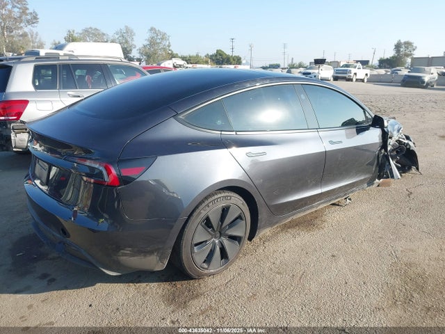 2025 TESLA MODEL 3 5YJ3E1EA4SF999653 Photo 3