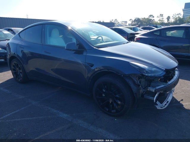2023 TESLA MODEL Y 7SAYGDED8PF966998 Photo 0