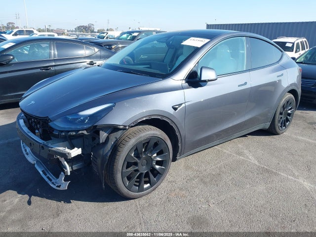 2023 TESLA MODEL Y 7SAYGDED8PF966998 Photo 1