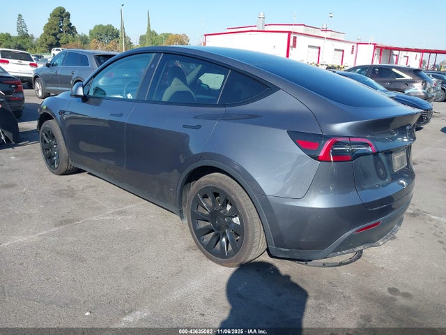 2023 TESLA MODEL Y 7SAYGDED8PF966998 Photo 2