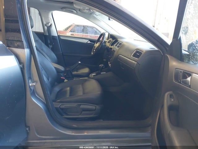 2017 VOLKSWAGEN JETTA 3VWDB7AJ5HM270472 Photo 4