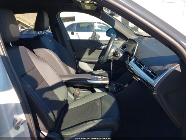 2025 BMW X1 WBX73EF02S5288879 Photo 4