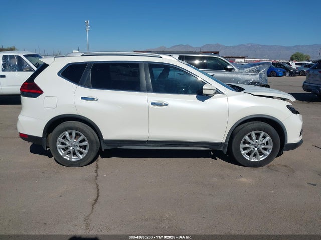 Nissan ROGUE SV 2017 JN8AT2MT3HW401017 Image 13