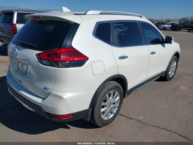 Nissan ROGUE SV 2017 JN8AT2MT3HW401017 Image 4
