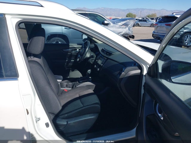 Nissan ROGUE SV 2017 JN8AT2MT3HW401017 Image 5