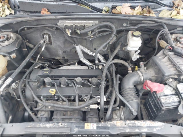 43635328 :رقم المزاد ، 1FMCU9E76BKA24625 vin ، 2011 Ford Escape Limited مزاد بيع