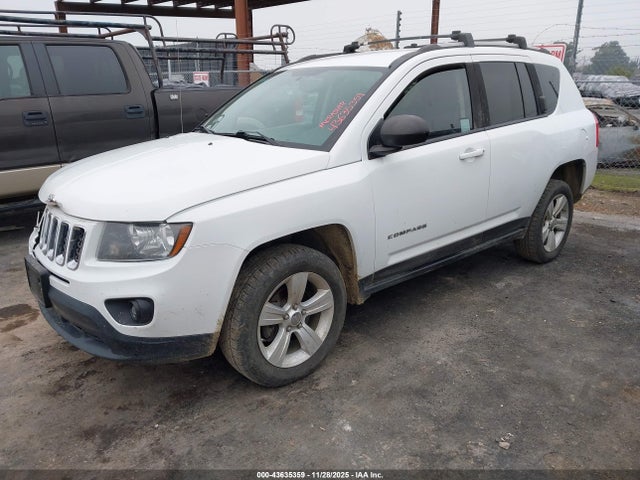 Jeep Compass Sport 2016 1C4NJCBA3GD648798 Image 2