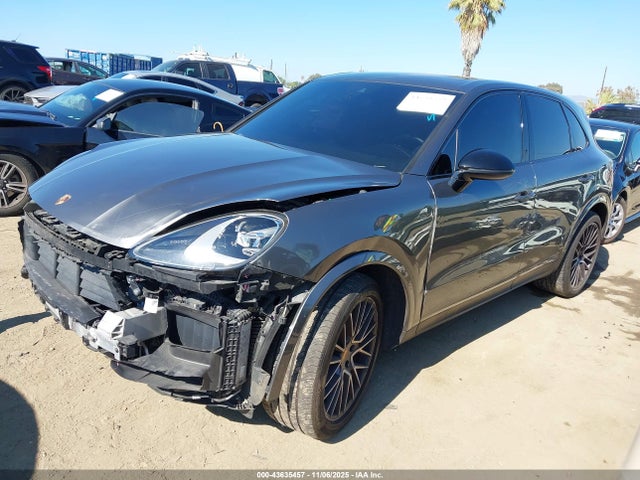 2021 PORSCHE CAYENNE WP1AA2AYXMDA07780 Photo 1