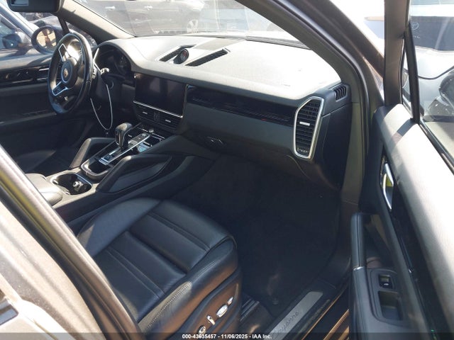 2021 PORSCHE CAYENNE WP1AA2AYXMDA07780 Photo 4