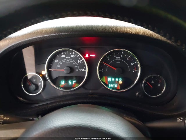 1C4HJWDGXEL190048 Jeep Wrangler Unlimited Sport