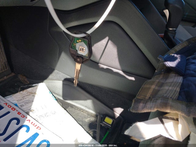 KM8J33A44HU575748 Hyundai TUCSON SE