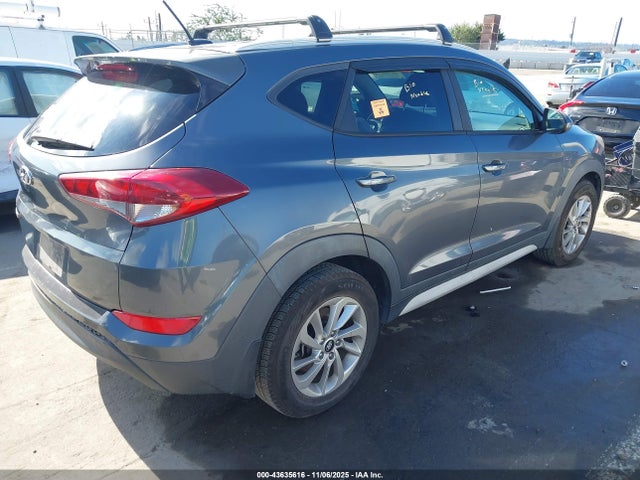 KM8J33A44HU575748 Hyundai TUCSON SE