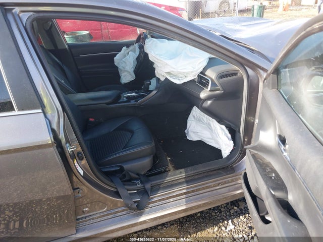 4T1B11HK4JU128765 Toyota CAMRY SE