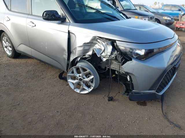 KNDJ23AU6R7240353 KIA SOUL LX