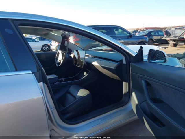 2018 TESLA MODEL 3 5YJ3E1EA7JF038401 Photo 4