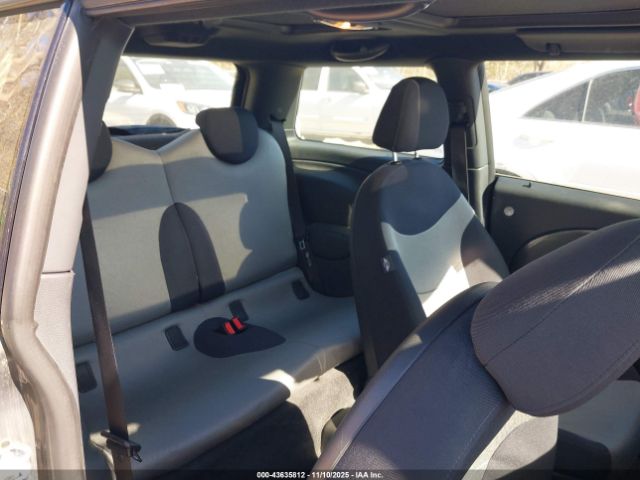 2006 MINI COOPER S WMWRE33566TL19554 Photo 7